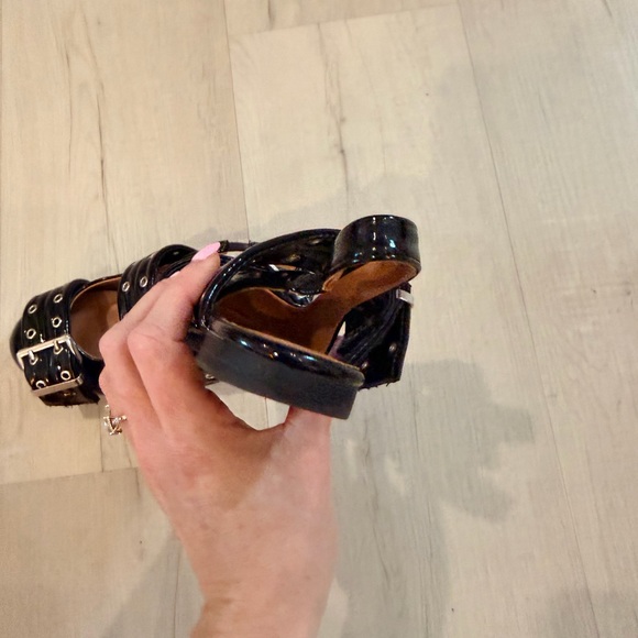 Steve Madden Black Patent Buckle Slingback Sandals - Picture 6 of 11